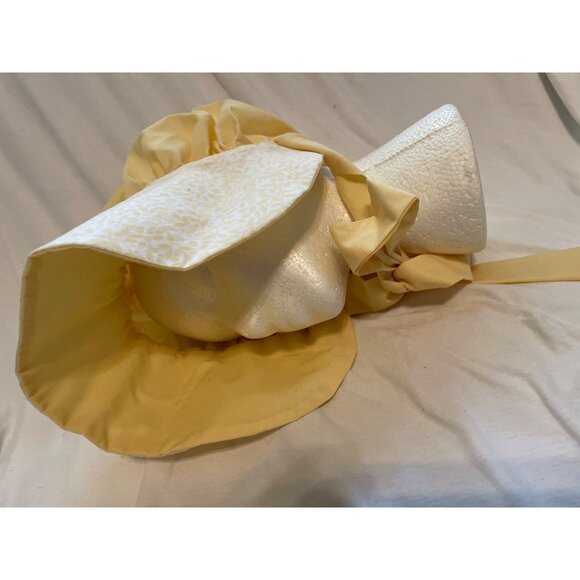 Handcrafted Yellow Prairie Bonnet With Floral Print Cosplay - Picture 8 of 9
